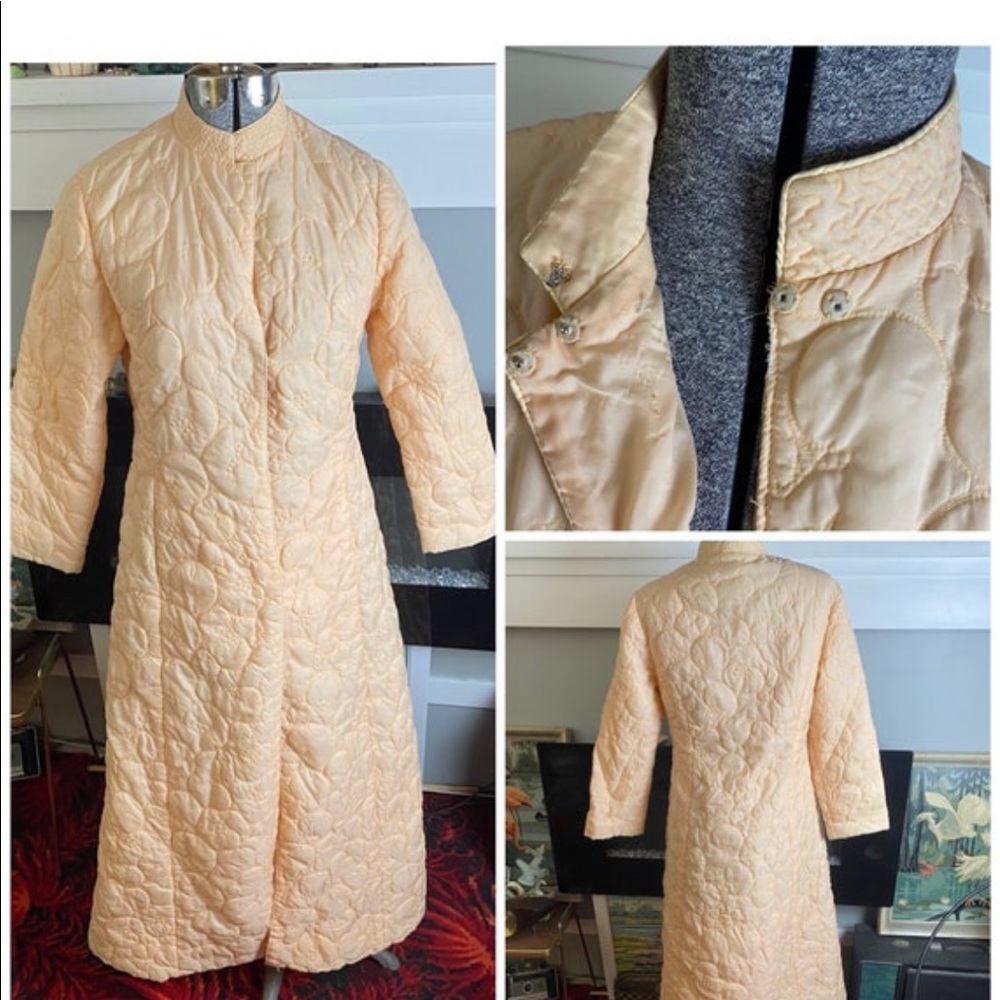 60s vintage quilted robe in peach 🍑